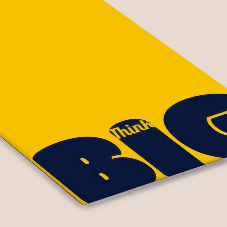 Geel - Think big - Grafisch fotolijst zwart zonder passe partout klein -zsfeer6