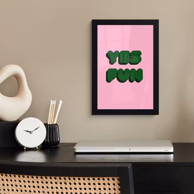 Yes fun - Groen - Roze fotolijst zwart zonder passe partout klein -sfeer1