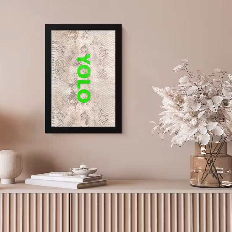 YOLO - Groen - Neon - Slangenprnt fotolijst zwart zonder passe partout klein -sfeer5