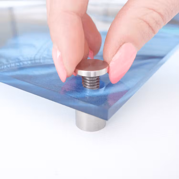 3-foto-op-glas-ophangsysteem-binnenin.png