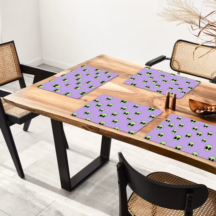 Alien - Retro - Lila Placemat vinyl groot 368 -zzsfeer4_Kitchenyeah-website