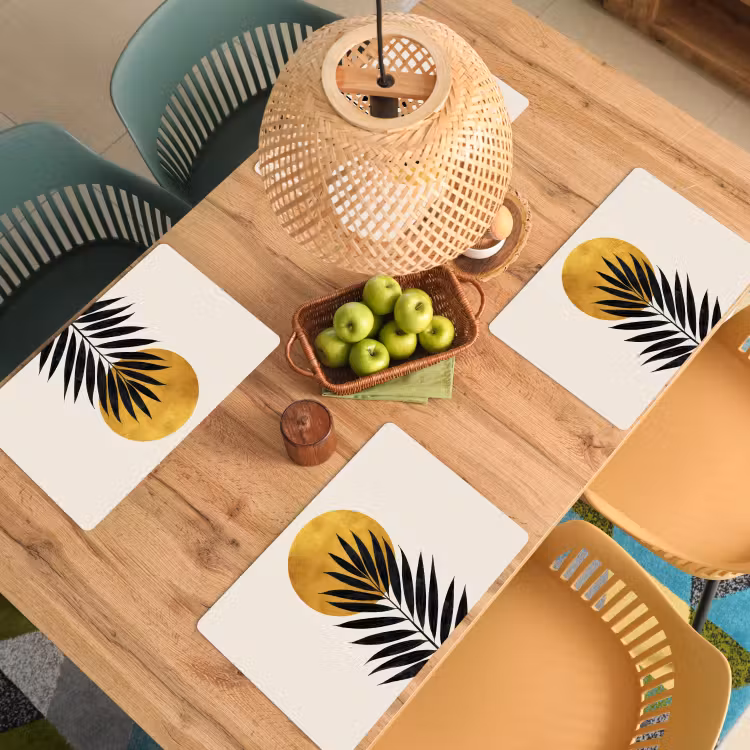 Zwart palmblad - Gouden cirkel - Beige achtergrond Placemat vinyl groot -zzsfeer5_Kitchenyeah-website