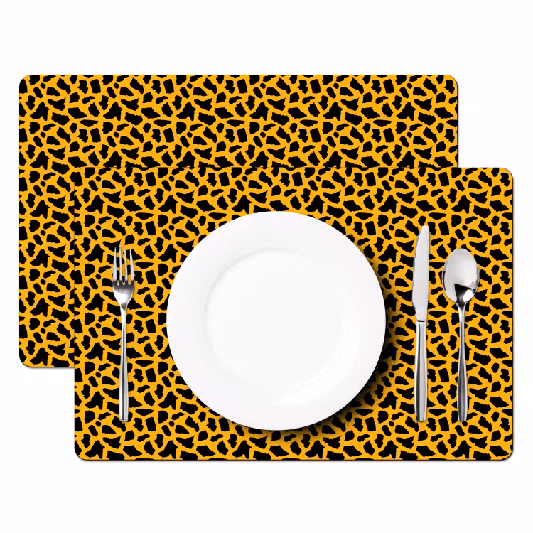 Zwart - Vlekken - Oranje - Dier Placemat vinyl groot 368 -zzsfeer2_Kitchenyeah-website