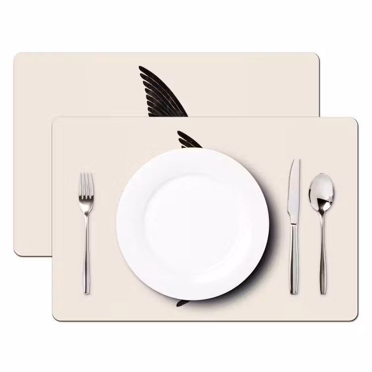 Zwarte zwaluw - Gouden accenten - Lichte achtergrond Placemat vinyl groot -zzsfeer2_Kitchenyeah-website