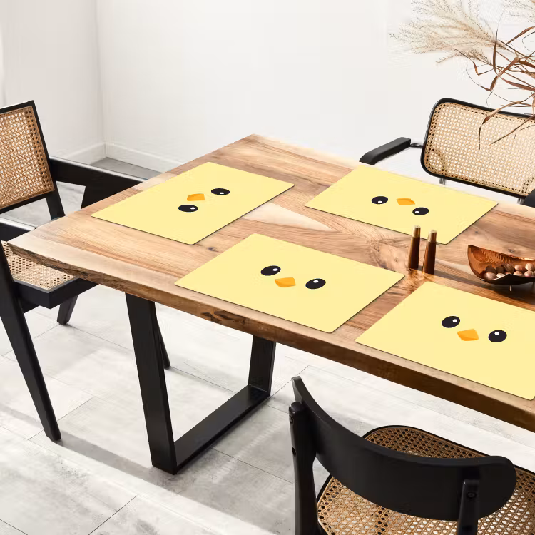 Kuiken - Vrolijk - Geel - Minimalistisch Placemat vinyl groot -zzsfeer4_Kitchenyeah-website