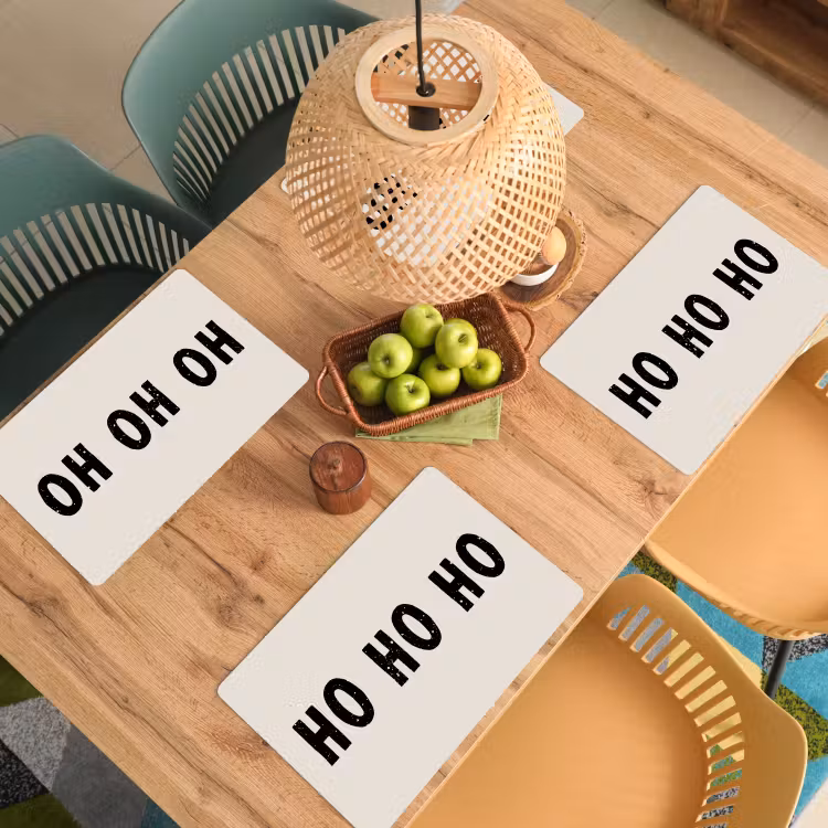 Kerstmis - Ho ho ho - Spreuken - Beige - Kerstman Placemat vinyl groot -zzsfeer5_Kitchenyeah-website