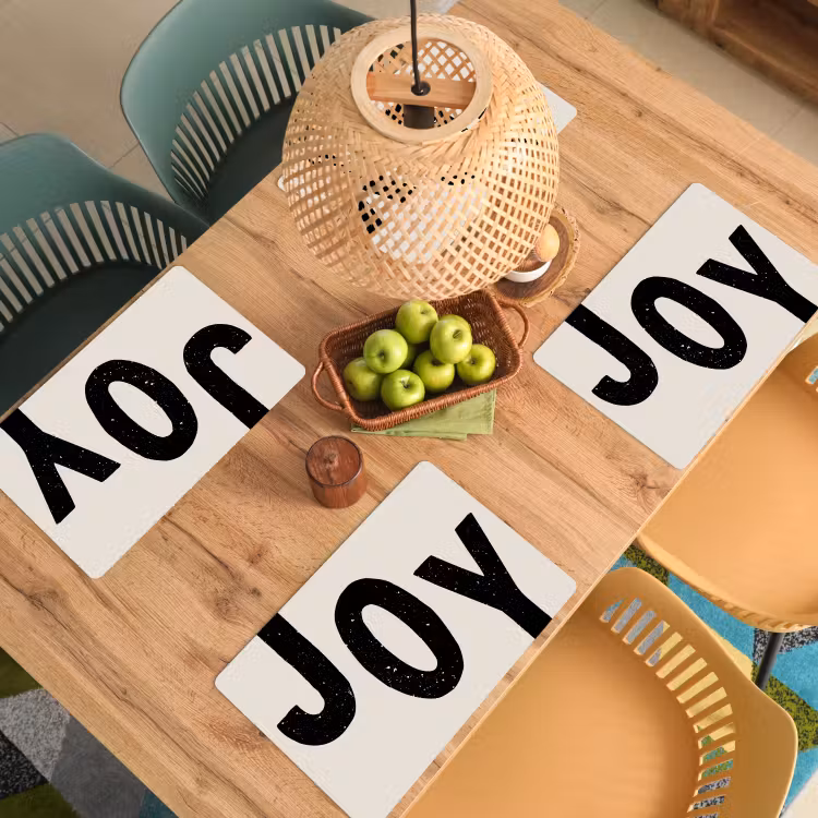 Kerst - Quote - Joy - Zwart - Feestdagen Placemat vinyl groot -zzsfeer5_Kitchenyeah-website