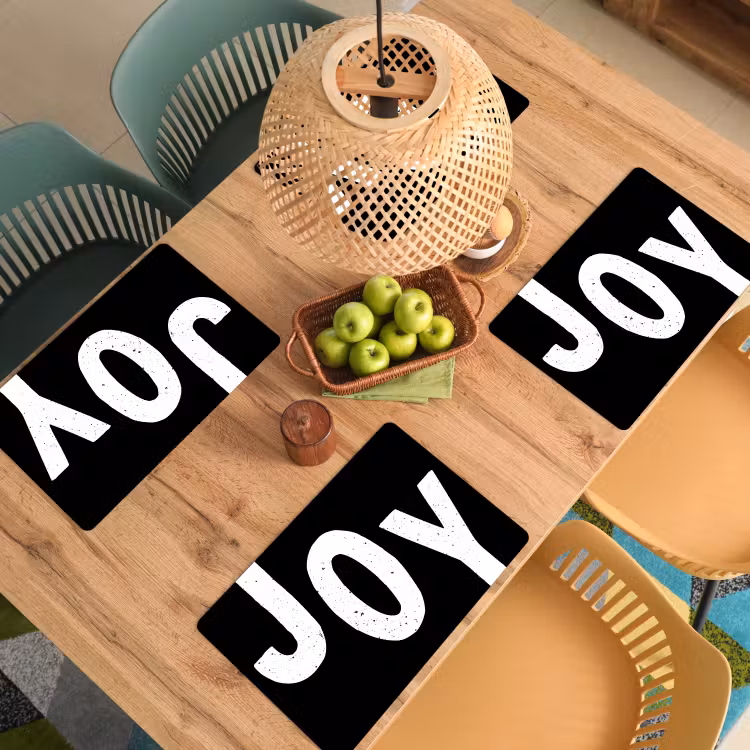 Kerstmis - Quotes - Joy - Zwart - Feest Placemat vinyl groot -zzsfeer5_Kitchenyeah-website