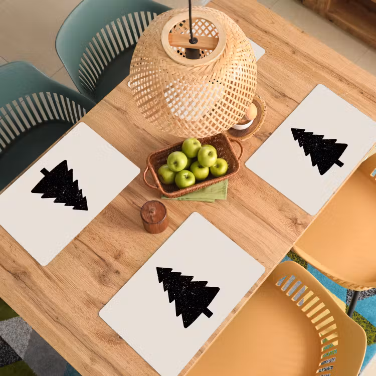 Kerstboom - Zwart - Feestdagen - Beige Placemat vinyl groot -zzsfeer5_Kitchenyeah-website