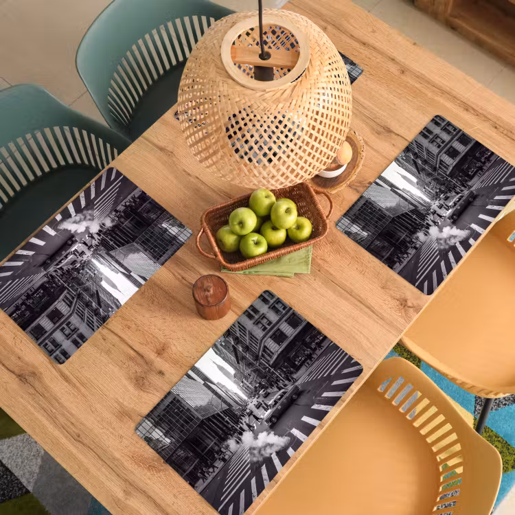 Stad - Straat - Gebouwen - Verkeer - Zwart-wit Placemat vinyl groot -zzsfeer5_Kitchenyeah-website
