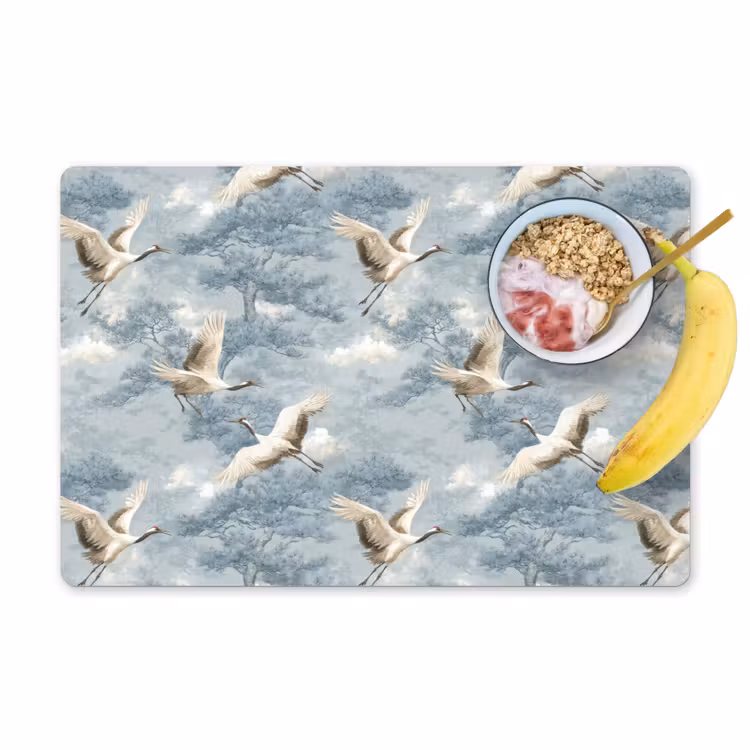 Wolken - Kraanvogels - Blauw Placemat vinyl groot 368 -zzzproduct_Kitchenyeah-website