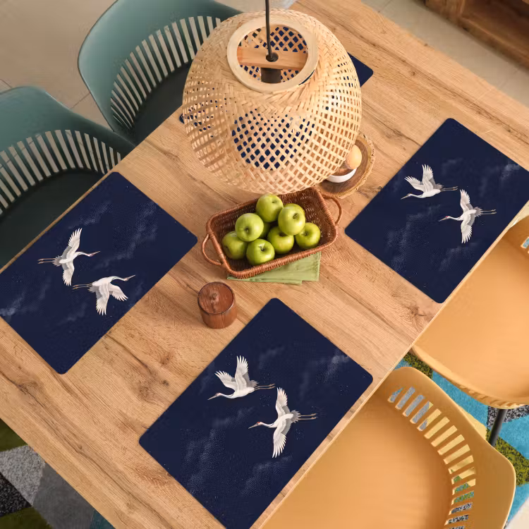 Kraanvogels - Nachthemel - Blauw Placemat vinyl groot -zzsfeer5_Kitchenyeah-website