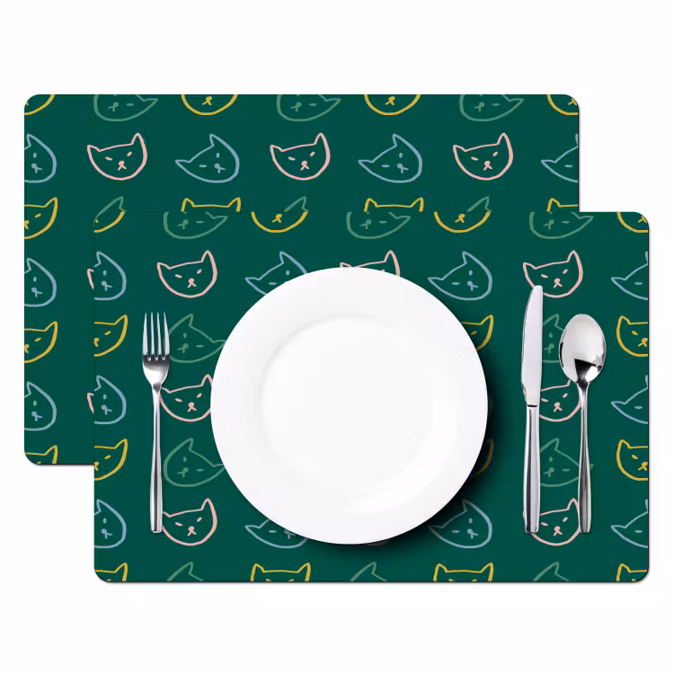 Donkergroen - Gezichten - Katten - Kleuren Placemat vinyl groot 368 -zzsfeer2_Kitchenyeah-website