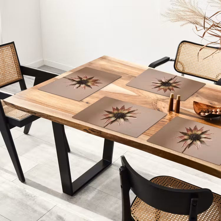 Droogbloem - Protea - Vintage - Beige - Rustiek Placemat vinyl groot -zzsfeer4_Kitchenyeah-website
