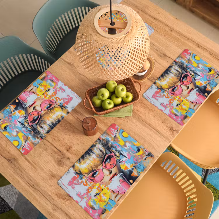 Expressief - Milkshake - Vrouw - Felle kleuren Placemat vinyl groot -zzsfeer5_Kitchenyeah-website