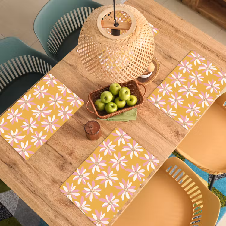 Bloemen - Modern - Geel Placemat vinyl groot 368 -zzsfeer5_Kitchenyeah-website