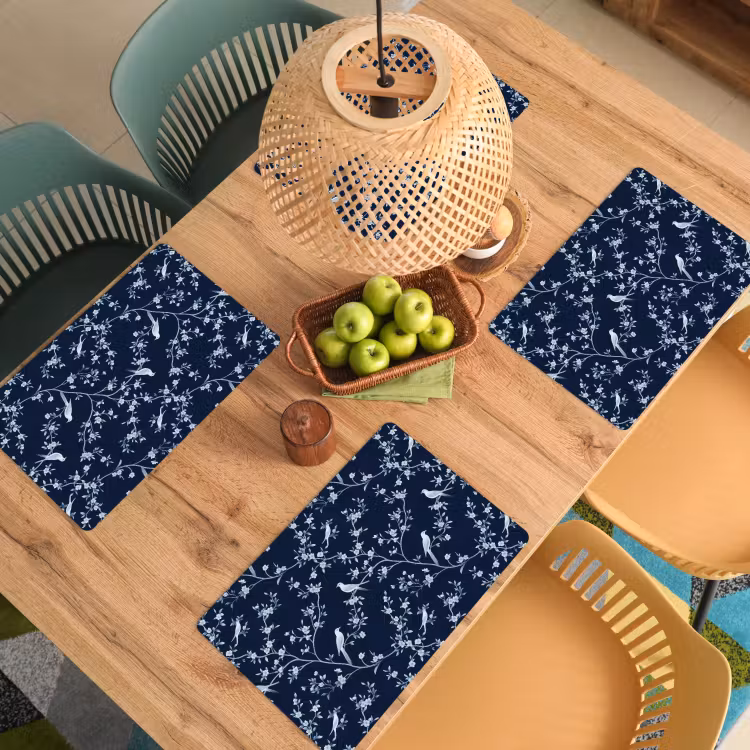 Grafisch - Bloesemtak - Blauw Placemat vinyl groot 368 -zzsfeer5_Kitchenyeah-website