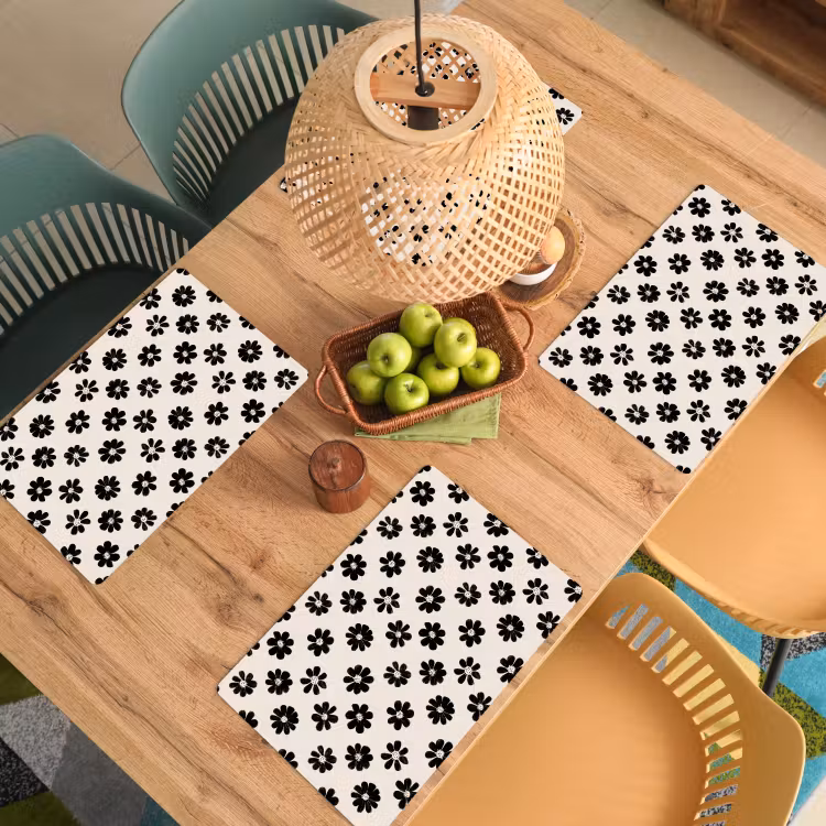 Grafisch - Madeliefjes - Zwart - Beige Placemat vinyl groot 368 -zzsfeer5_Kitchenyeah-website