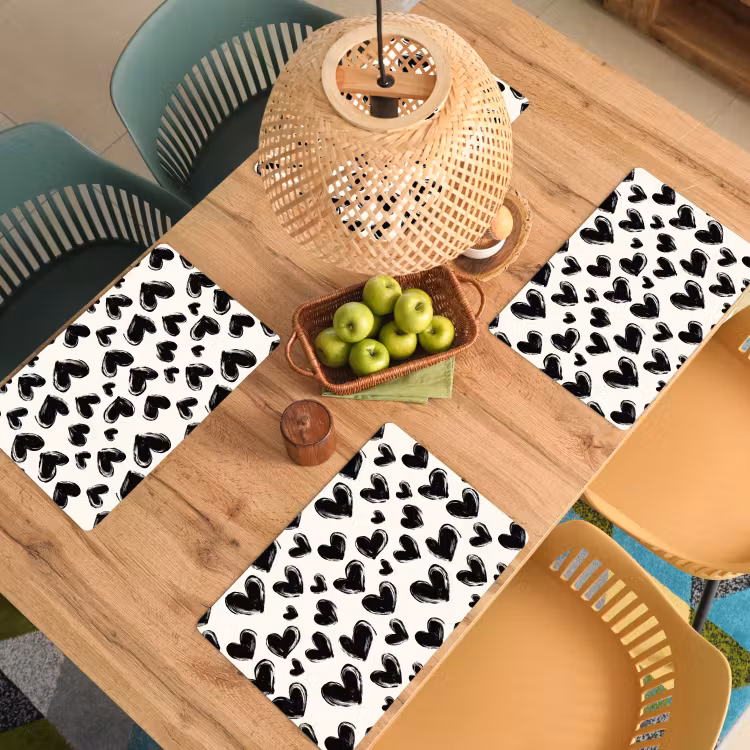 Hartjes - Patroon - Zwart Placemat vinyl groot 368 -zzsfeer5_Kitchenyeah-website