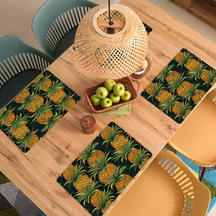 Illustratie - Patroon - Ananas Placemat vinyl groot 368 -zzsfeer5_Kitchenyeah-website