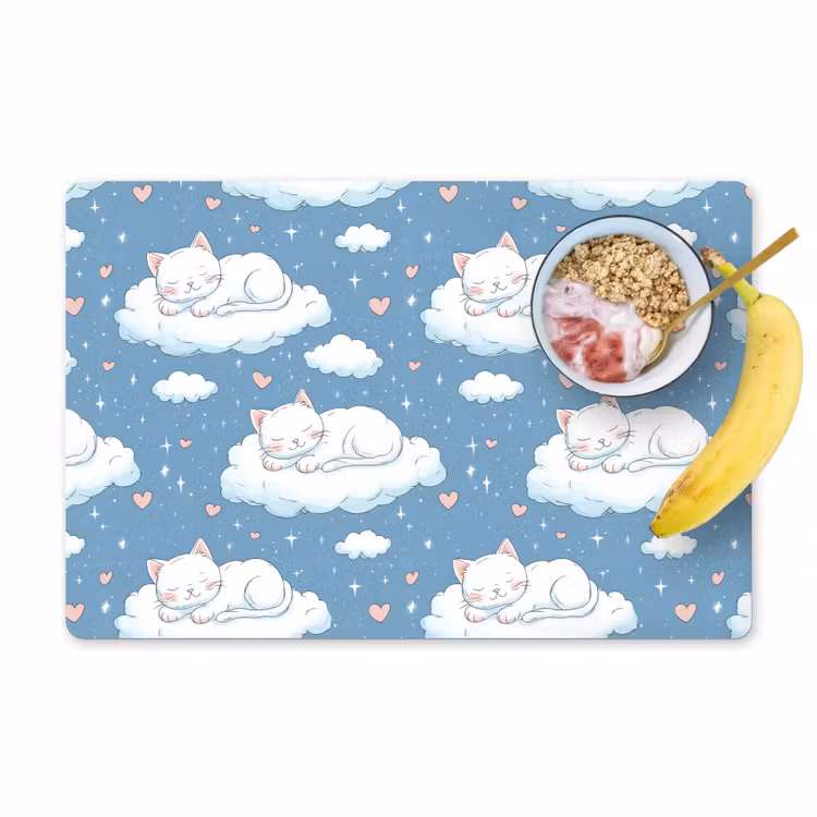 Kitten - Wolken - Blauw Placemat vinyl groot 368 -zzzproduct_Kitchenyeah-website