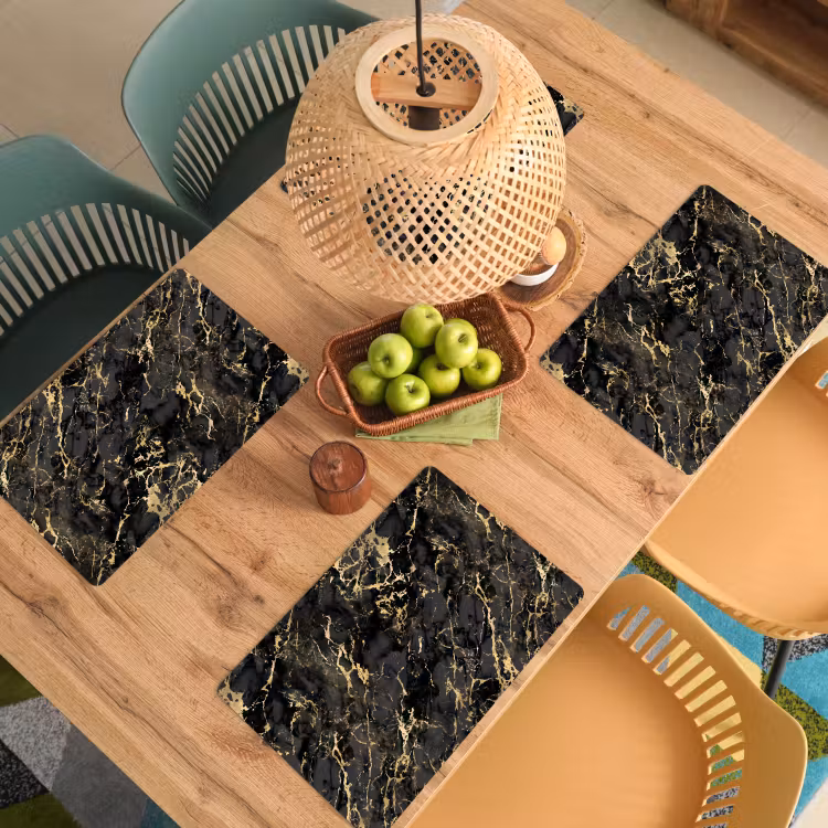 Marmer - Zwart - Goudstructuur Placemat vinyl groot 368 -zzsfeer5_Kitchenyeah-website