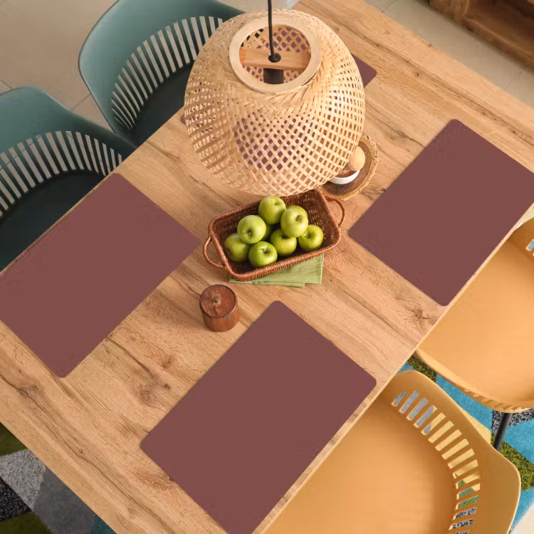 Muted - Raisin - Rood Placemat vinyl groot 368 -zzsfeer5_Kitchenyeah-website