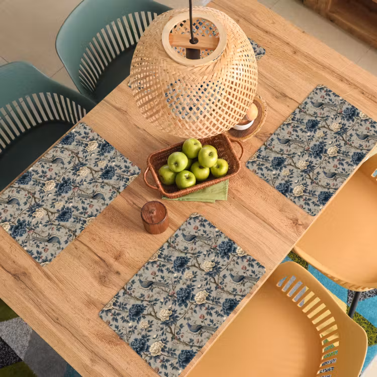 Pauw - Bloemen - Blauw Placemat vinyl groot 368 -zzsfeer5_Kitchenyeah-website