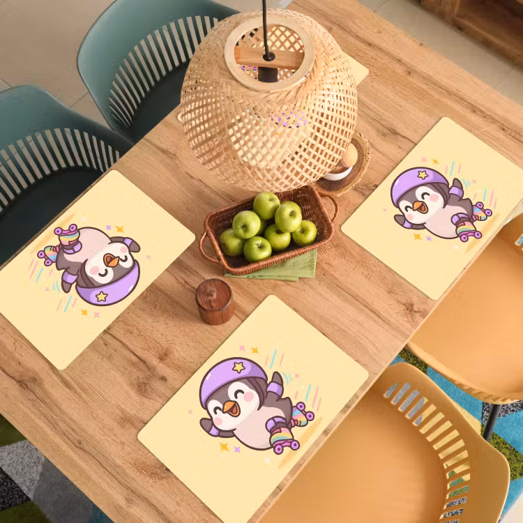 Pinguïn - Rolschaatsen - Geel - Energiek Placemat vinyl groot -zzsfeer5_Kitchenyeah-website