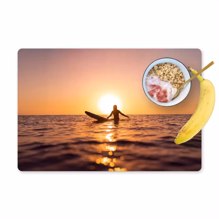 Persoon - Surfen - Zonsondergang - Zee - Oranje Placemat vinyl groot -zzzproduct_Kitchenyeah-website