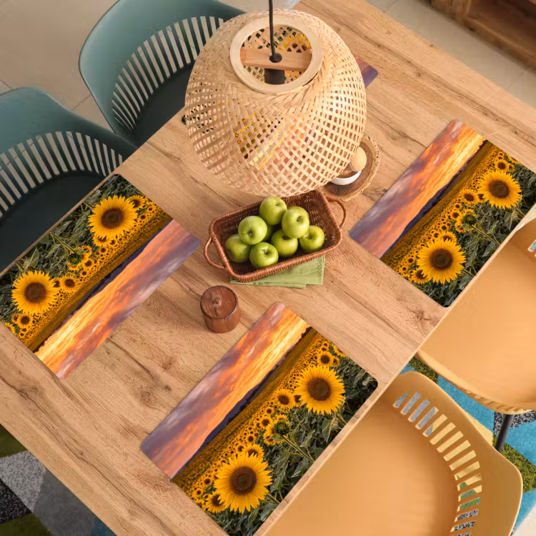 Zonnebloemen - Heuvellandschap - Geel Placemat vinyl groot -zzsfeer5_Kitchenyeah-website