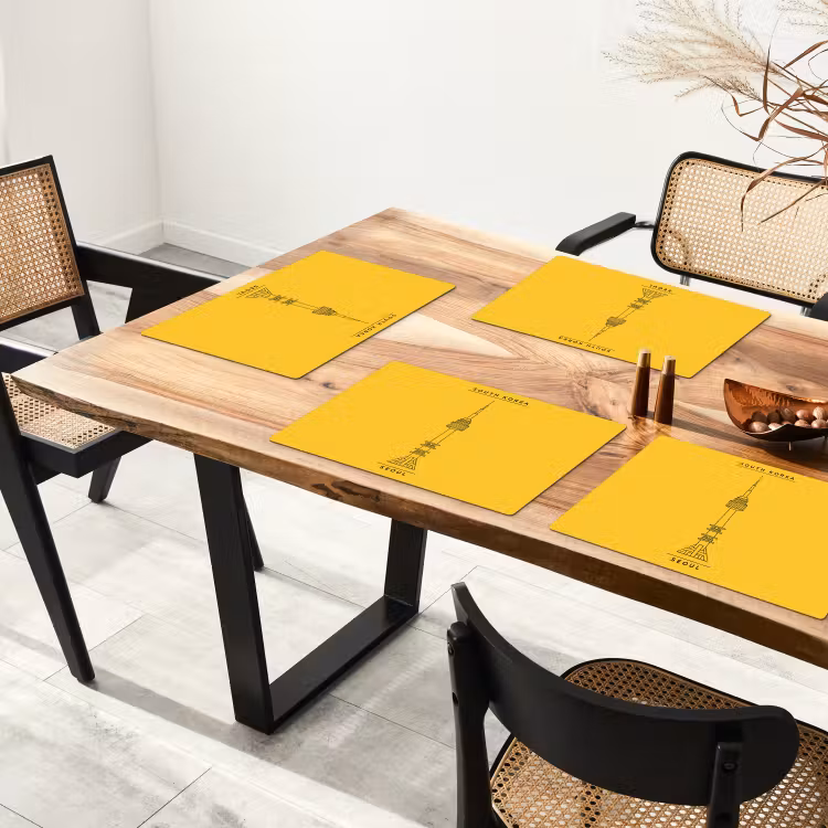 Toren - Seoul - Architectuur - Minimalistisch - Geel Placemat vinyl groot -zzsfeer4_Kitchenyeah-website