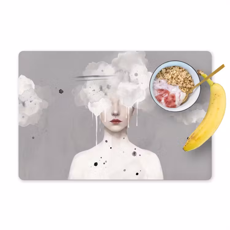 Vrouw - Wolk - Grijs Placemat vinyl groot -zzzproduct_Kitchenyeah-website