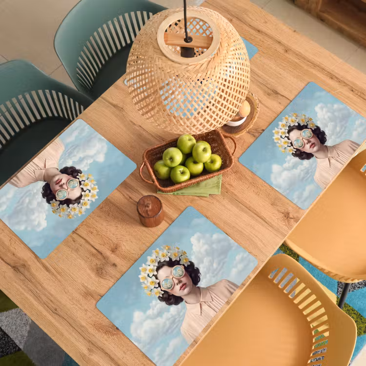 Vrouw - Narcissen - Geel Placemat vinyl groot -zzsfeer5_Kitchenyeah-website