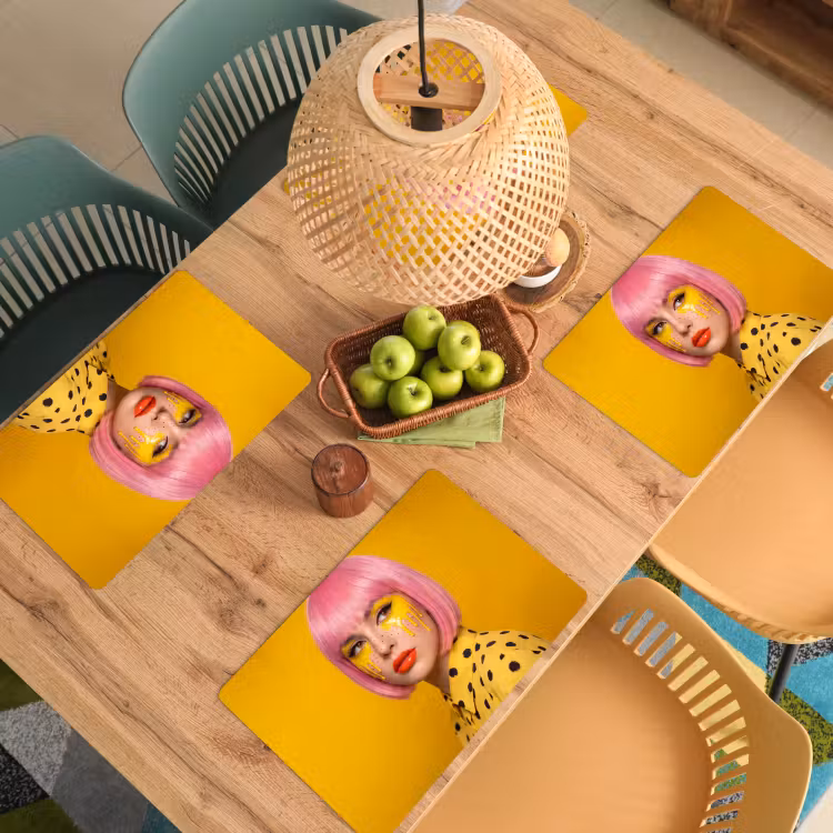 Vrouw - Portret - Abstract - Kleurrijk - Geel Placemat vinyl groot -zzsfeer5_Kitchenyeah-website