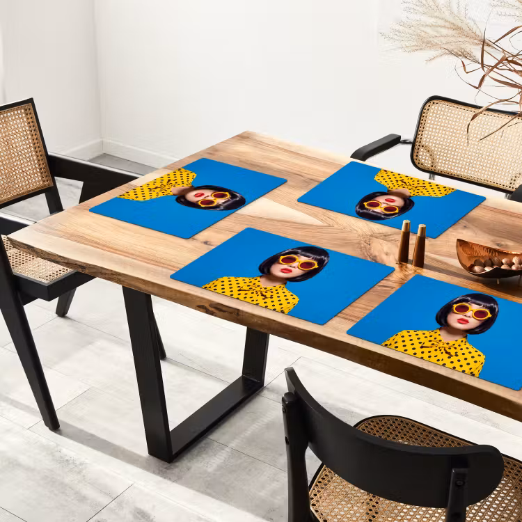 Vrouw - Zonnebril - Pop Art - Portret - Geel Placemat vinyl groot -zzsfeer4_Kitchenyeah-website