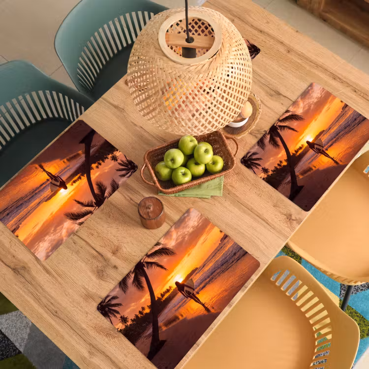 Vrouw - Surfplank - Strand - Zonsondergang - Oranje Placemat vinyl groot -zzsfeer5_Kitchenyeah-website