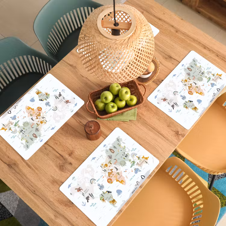 Wereldkaart - Dieren - Kinderen - Pastel Placemat vinyl groot -zzsfeer5_Kitchenyeah-website