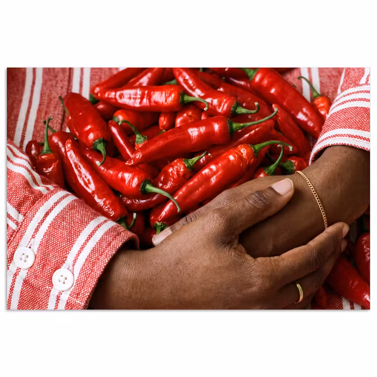 Poster - Chili Peppers - Red - Hands - Chilipepers - Rood - Handen poster papier klein