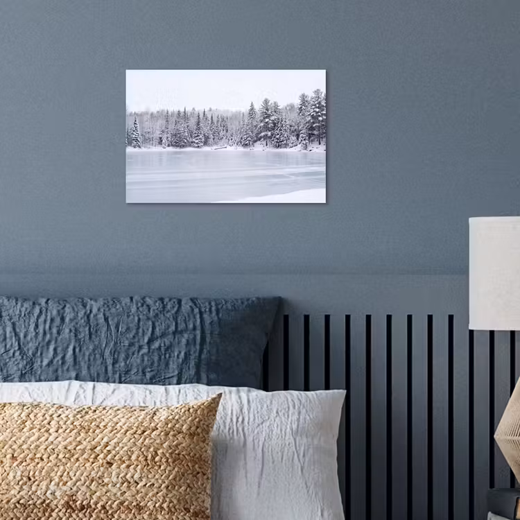Meer - Dennen - IJs - Winter - Rustgevend poster papier klein -sfeer2