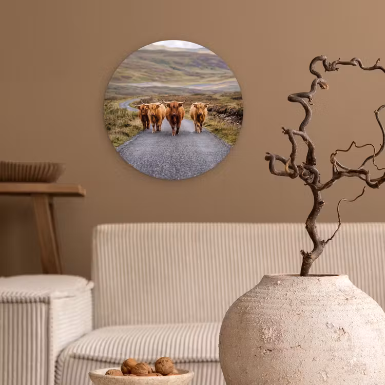 Schotse Hooglanders - Weg - Landschap - Kudde Wandcirkel kunststof plaat 5mm dik klein -sfeer1
