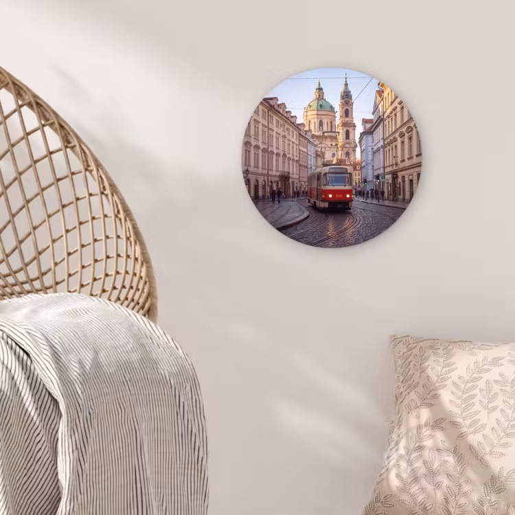 Tram - Straat - Stadsgezicht - Klassiek - Rood Wandcirkel kunststof plaat 5mm dik klein -sfeer5