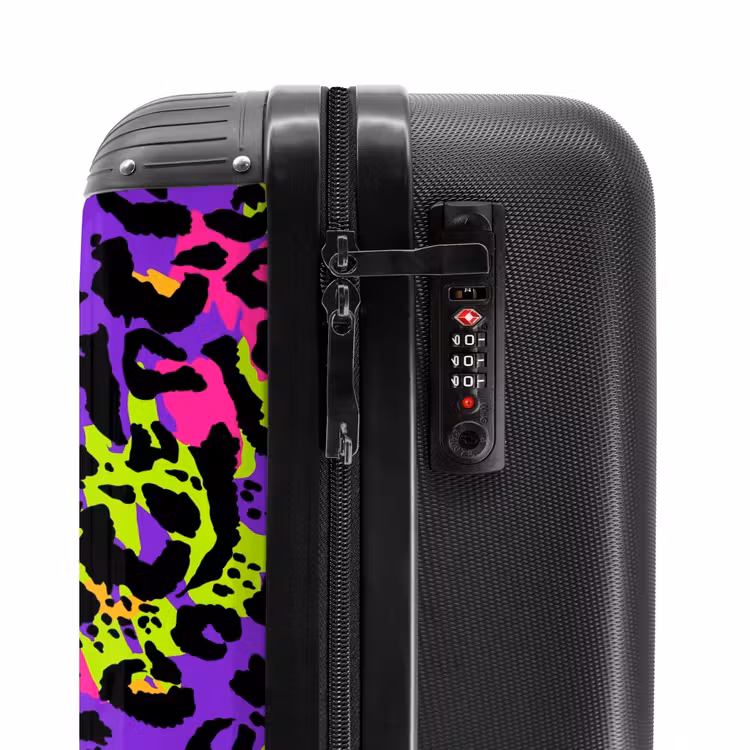 Neon panterprint op paars met kleurrijke accenten NBS - Handbagage koffer - Volwassenen Unisex middel -slot