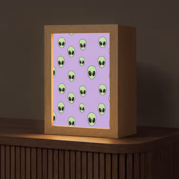 Alien - Retro - Lila Light Box met kabel (Tafellamp) klein 925 -z3d_website