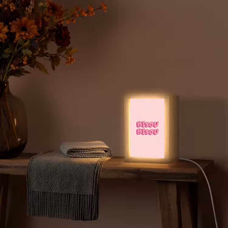 Bisou - Roze - Schaduw Light Box met kabel (Tafellamp) klein -sfeer4