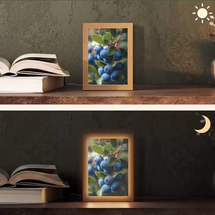 Blauwe bessen - Dauwdruppels - Natuurlijk licht Light Box met kabel (Tafellamp) klein -sfeer3