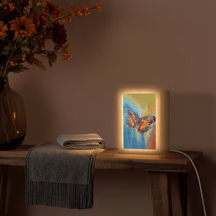 Vlinder - Kleuren - Kunst - Schilderij Light Box met kabel (Tafellamp) klein -sfeer4
