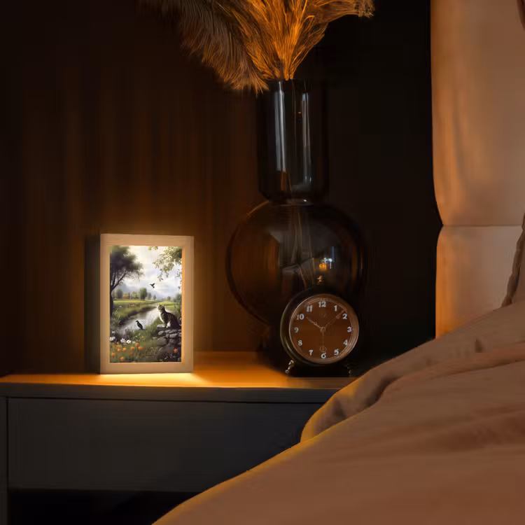 Kat - Beekje - Weide Light Box met kabel (Tafellamp) klein -sfeer1