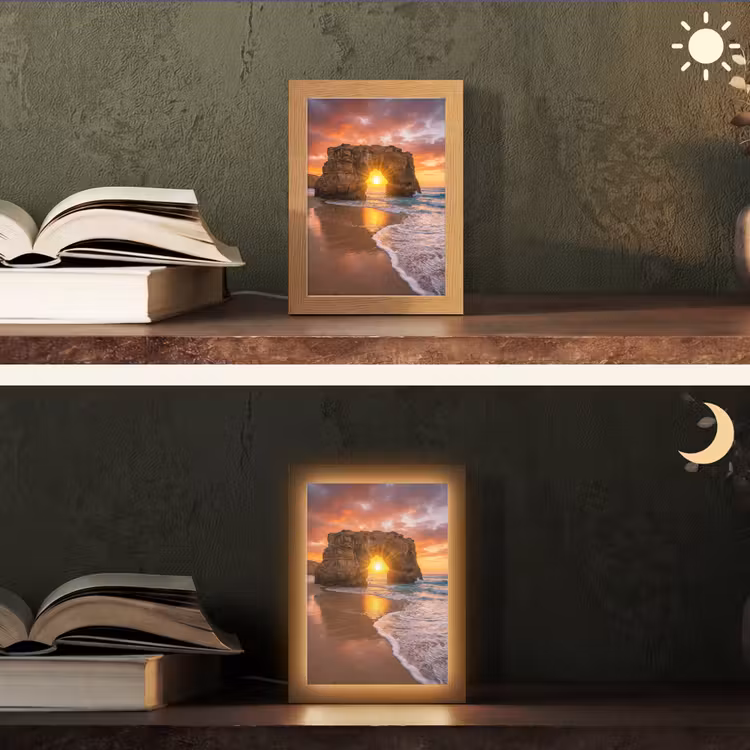 Kust - Rots - Zonsondergang - Zee - Natuur Light Box met kabel (Tafellamp) klein -sfeer3