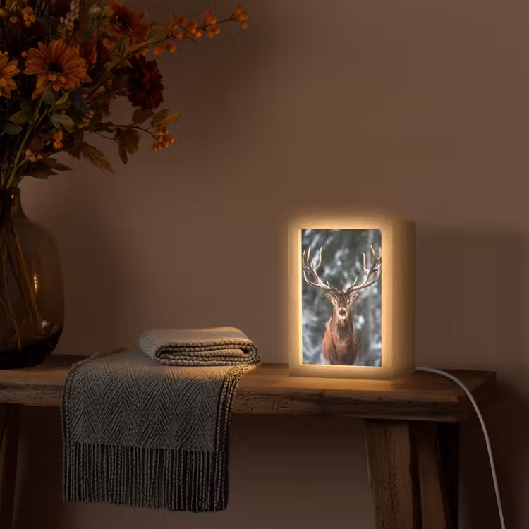 Hert - Winter - Sneeuw - Bos - Natuur - Dier Light Box met kabel (Tafellamp) klein -sfeer4